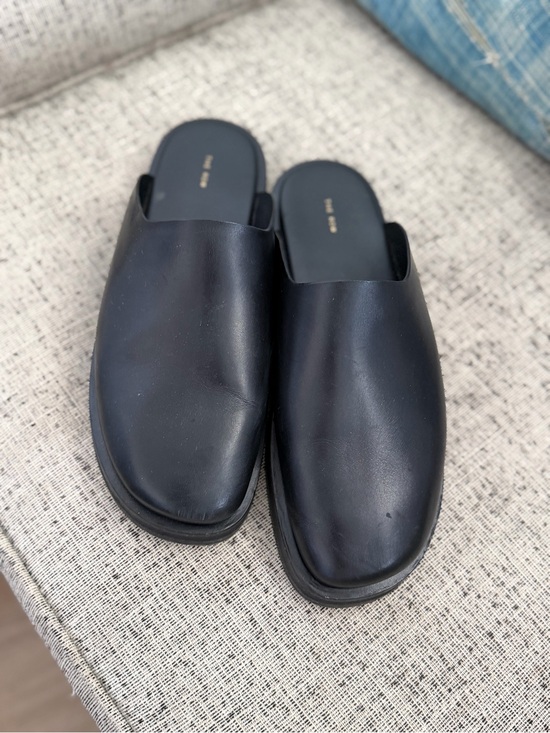 The Row Shoes - The Row Sabot Black Leather Mule, 38